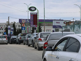 Sevastopol suspendă distribuția carburanților după atacurile asupra infrastructurii energetice lăudate de Zelenski