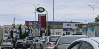 Sevastopol suspendă distribuția carburanților după atacurile asupra infrastructurii energetice lăudate de Zelenski