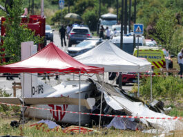 Accident aviatic în Franța: un avion cu parașutiști s-a prăbușit la câteva secunde după decolare. Toate cele 11 persoane aflate la bord au murit