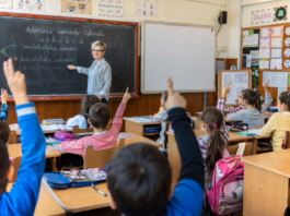 De Ziua Învățătorului: între respectul datorat și schimbarea pe care nu o mai putem amâna