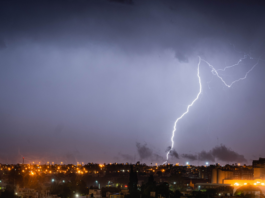 Furtună puternică în România: o persoană a murit, Bucureștiul și peste 20 de județe afectate